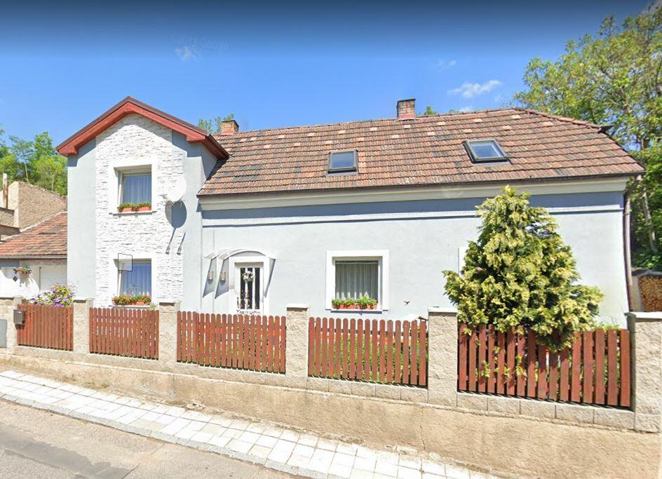 Reconstrucción de una casa en Zvoleněves