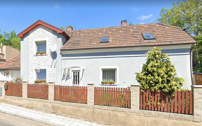 Reconstrucción de una casa en Zvoleněves